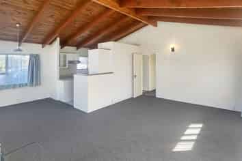 6 Ervine Place, Bucklands Beach