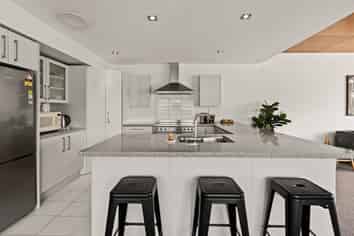 9/3 Severn Street, Island Bay