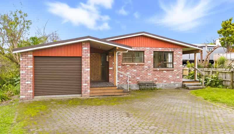 61 Ocean Road, Paraparaumu Beach