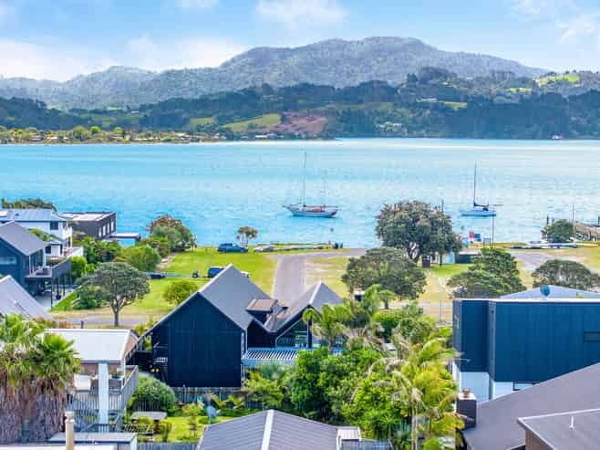 140 Omaha Drive, Omaha