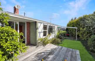 52 Beach Rd, Hampstead