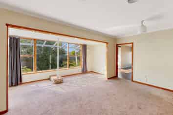 52 Beach Rd, Hampstead