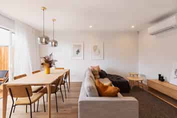 6 Brightwell Place, New Windsor