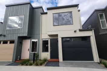 6 Brightwell Place, New Windsor