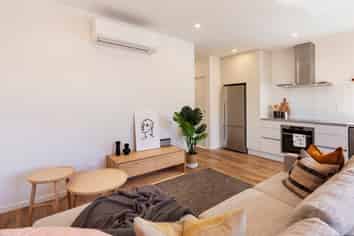 6 Brightwell Place, New Windsor