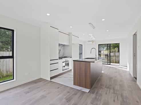 1/543 Massey Road, Mangere