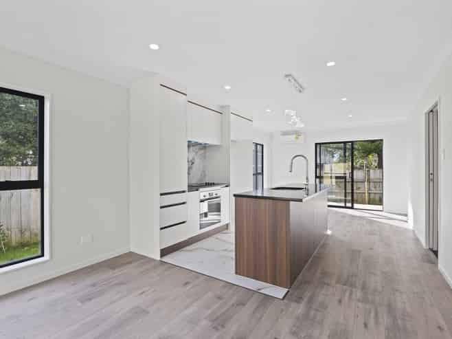 1/543 Massey Road, Mangere