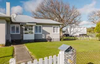 2/1 Kimbolton Road, Feilding