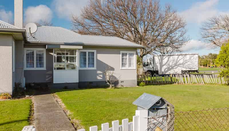 2/1 Kimbolton Road, Feilding
