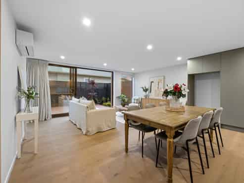 2/100 Innes Road, Saint Albans