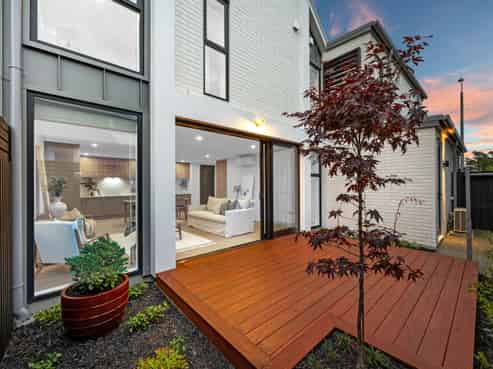 2/100 Innes Road, Saint Albans