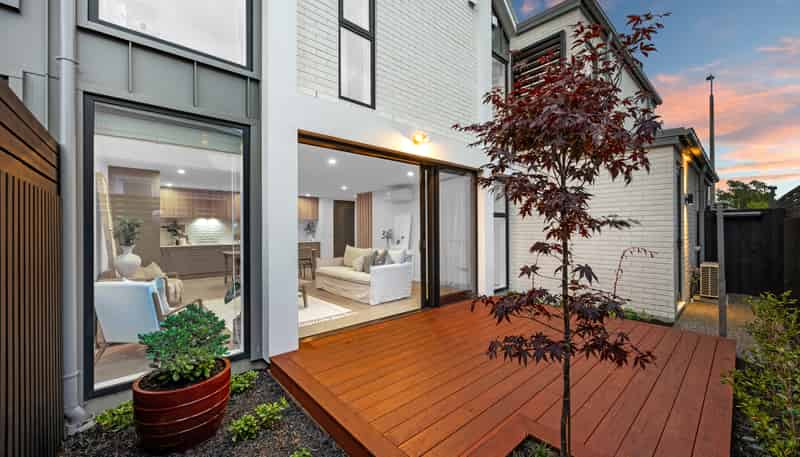 2/100 Innes Road, Saint Albans