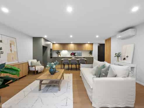 2/100 Innes Road, Saint Albans