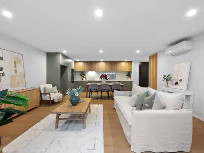 2/100 Innes Road, Saint Albans