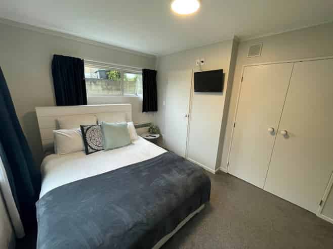 27 Bellevue Road, Brookfield