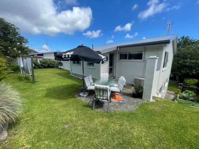 27 Bellevue Road, Brookfield