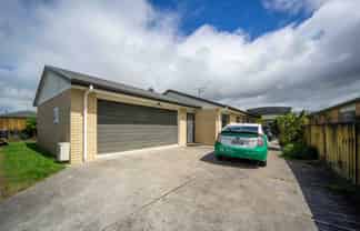 13 Harvard Court, Melville