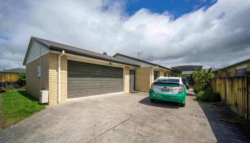 13 Harvard Court, Melville
