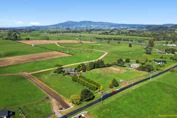 99 Robson Road, Ngahinapouri