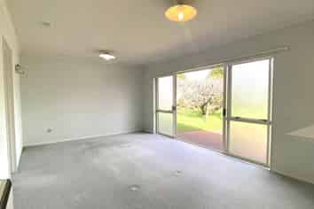 17 Princeton Parade, Albany