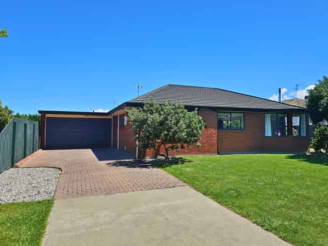 33 Adams Lane, Springlands