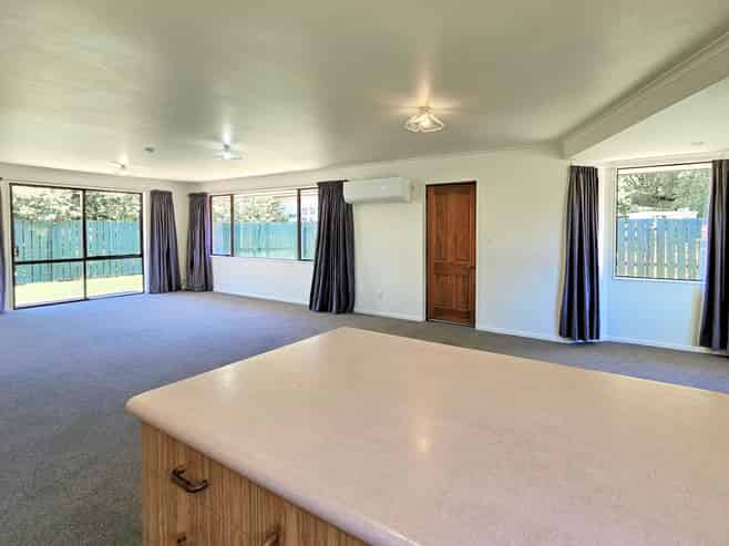 33 Adams Lane, Springlands