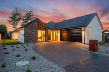 14 Lorenzos Lane, Halswell