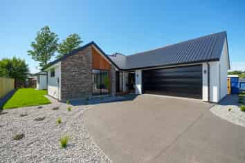 14 Lorenzos Lane, Halswell