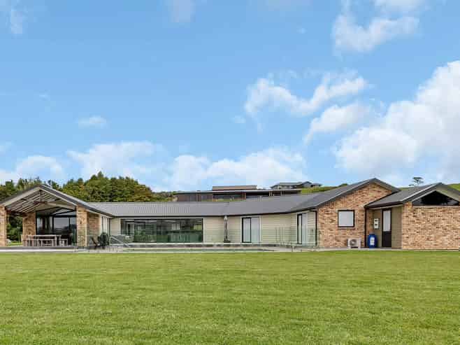 56 West Ridge Road, Maunu