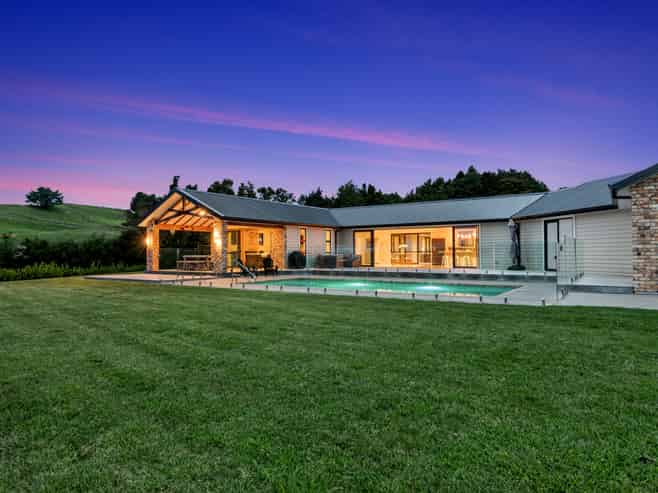 56 West Ridge Road, Maunu