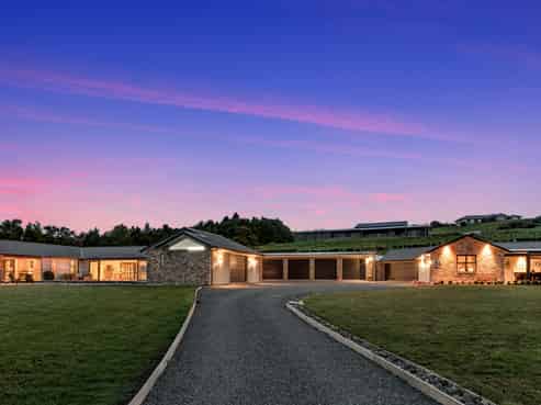 56 West Ridge Road, Maunu