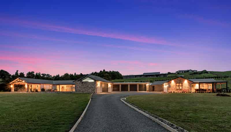 56 West Ridge Road, Maunu