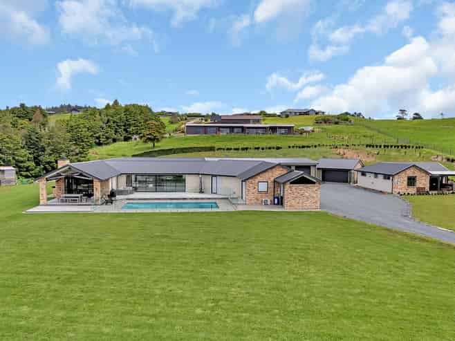 56 West Ridge Road, Maunu