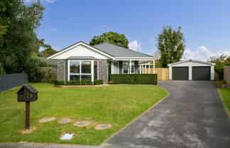 13 Hilliard Place, Leamington