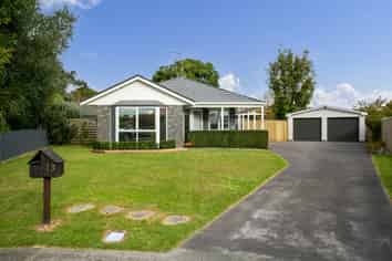 13 Hilliard Place, Leamington