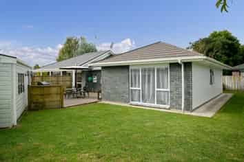 13 Hilliard Place, Leamington