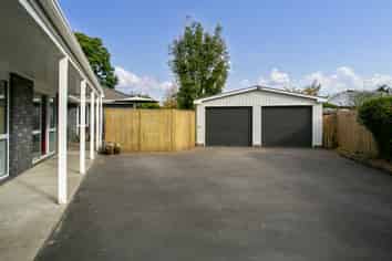 13 Hilliard Place, Leamington