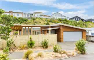 14 Tea Tree Lane, Woodridge