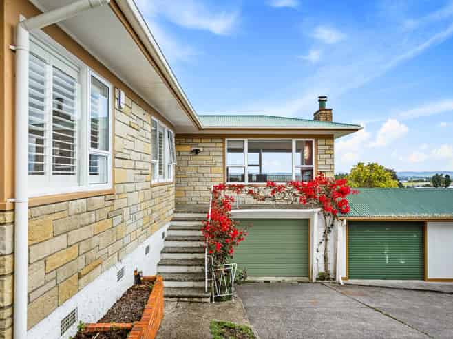 462 Don Buck Road, Massey