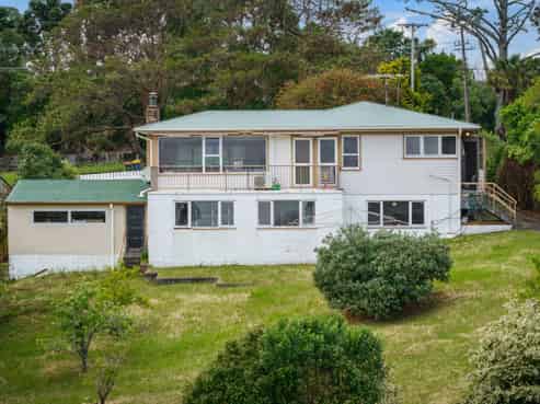 462 Don Buck Road, Massey