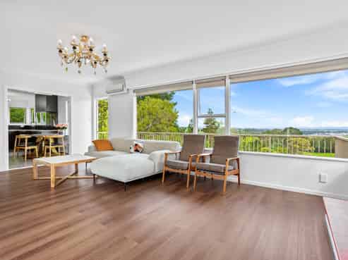 462 Don Buck Road, Massey