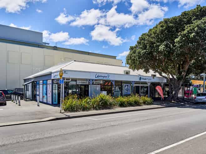 Prime Corner Investment in the Heart of Miramar