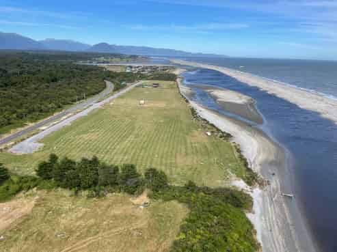 33 Fox Moth Drive, Haast