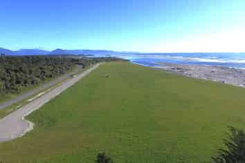 33 Fox Moth Drive, Haast