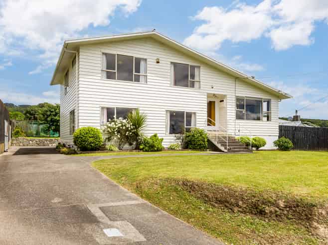 5 Ngatitoa Street, Takapuwahia