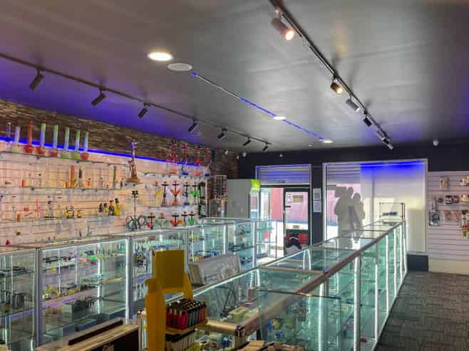 MEADOWLAND TENANTED OR OWNER-OCCUPIER OPPORTUNITY
