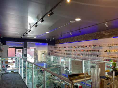 MEADOWLAND TENANTED OR OWNER-OCCUPIER OPPORTUNITY
