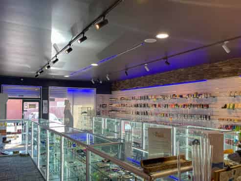 MEADOWLAND TENANTED OR OWNER-OCCUPIER OPPORTUNITY
