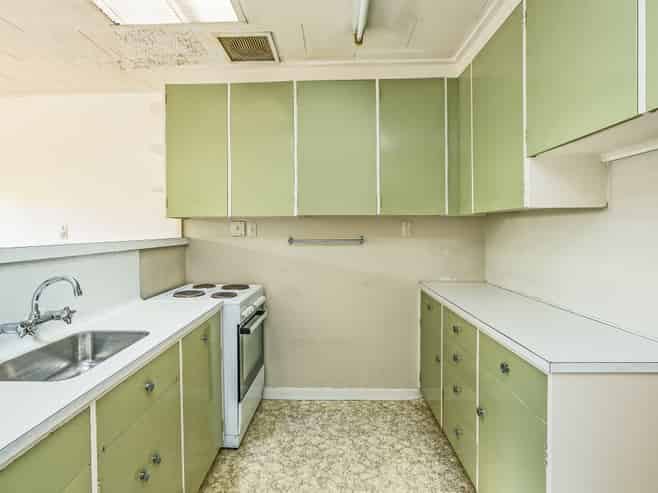 2/24 Middle Road, Havelock North