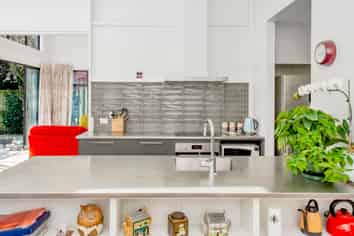 40B High Street, LEESTON